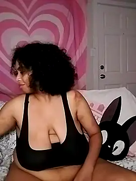 Snapshot of TasteeKitty chatting on October 26, 7:58 am TasteeKitty online show from October 26, 7:58 am