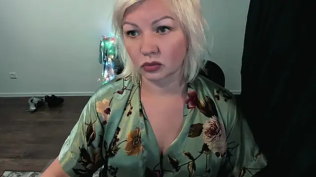 Snapshot of Angelaroberti3 chatting on December 19, 2:02 pm Angelaroberti3 online show from December 19, 2:02 pm