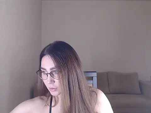 Snapshot of marishaarimova chatting on November 5, 3:45 pm marishaarimova online show from November 5, 3:45 pm