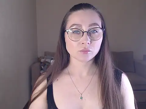 Snapshot of marishaarimova chatting on November 25, 4:01 am marishaarimova online show from November 25, 4:01 am