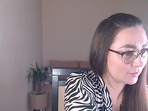Snapshot of marishaarimova chatting on May 15, 7:37 am marishaarimova online show from May 15, 7:37 am