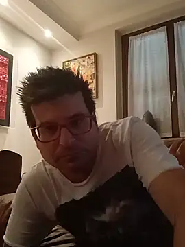 Snapshot of dario84rozz chatting on July 8, 1:48 pm dario84rozz online show from July 8, 1:48 pm