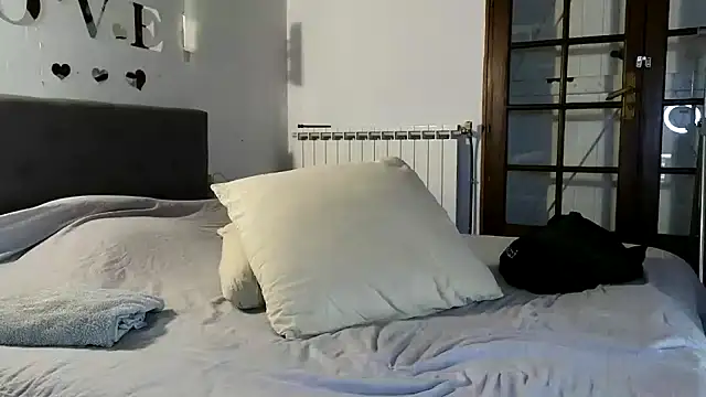 Snapshot of MissLilooo chatting on November 20, 3:12 pm MissLilooo online show from November 20, 3:12 pm