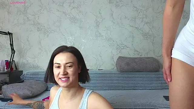sweeetgirls2021 online show from May 9, 3:12 am