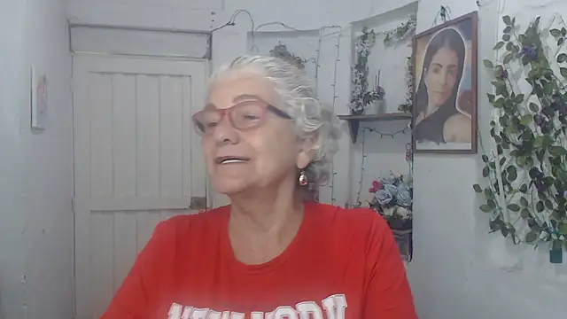 FunnyGrandma online show from September 19, 2:13 am