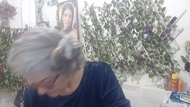 FunnyGrandma online show from November 1, 9:39 pm