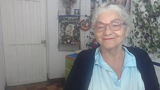 FunnyGrandma online show from December 23, 2:31 am