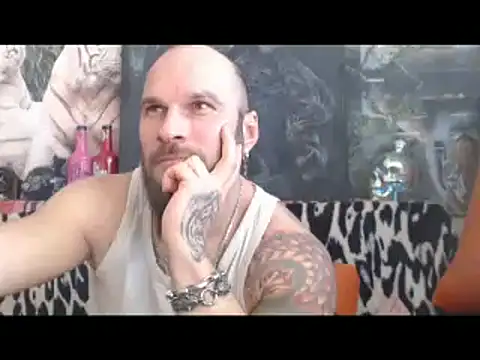 Snapshot of viking_30 chatting on January 6, 10:13 am viking 30 online show from January 6, 10:13 am