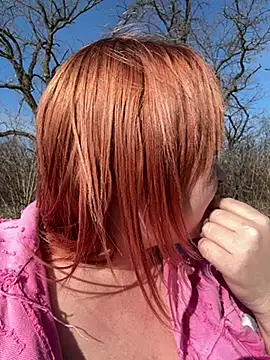 Snapshot of Model9798 chatting on March 12, 12:26 pm Model9798 online show from March 12, 12:26 pm