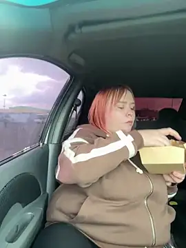 Snapshot of Model9798 chatting on March 17, 10:17 am Model9798 online show from March 17, 10:17 am