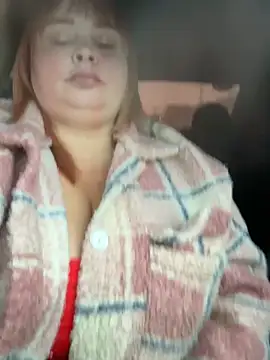 Snapshot of Model9798 chatting on October 4, 9:18 am Model9798 online show from October 4, 9:18 am