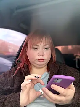 Snapshot of Model9798 chatting on November 3, 6:25 am Model9798 online show from November 3, 6:25 am