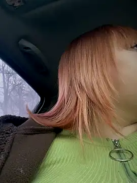 Snapshot of Model9798 chatting on November 30, 9:13 am Model9798 online show from November 30, 9:13 am