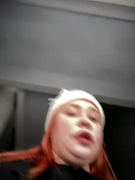 Snapshot of Model9798 chatting on December 1, 8:19 am Model9798 online show from December 1, 8:19 am