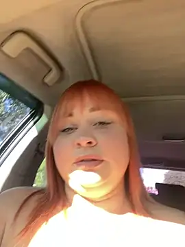 Snapshot of Model9798 chatting on June 19, 5:45 am Model9798 online show from June 19, 5:45 am