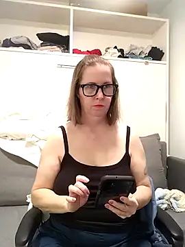 SweetandNaughty1 online show from June 11, 9:46 pm