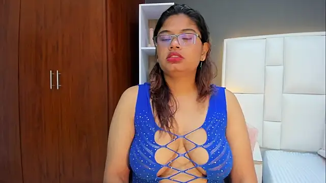 Snapshot of yeral2017 chatting on December 2, 4:57 pm yeral2017 online show from December 2, 4:57 pm