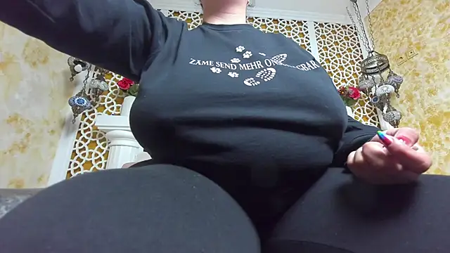 AleshaArabian online show from October 29, 4:15 am