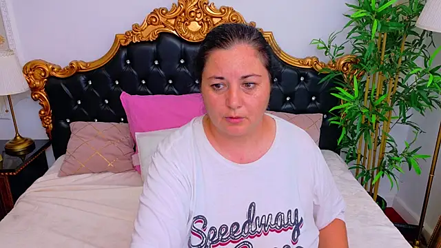 AleshaArabian online show from July 7, 8:02 pm
