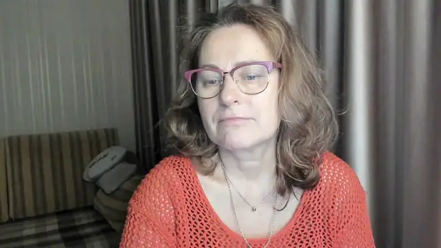 lauraoven online show from January 8, 7:13 pm