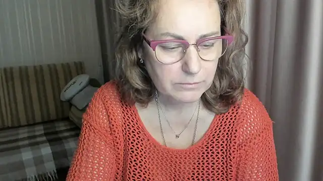 lauraoven online show from January 11, 9:26 am