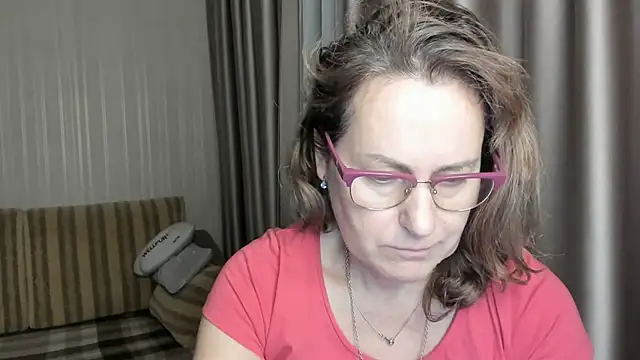 lauraoven online show from January 12, 6:16 pm