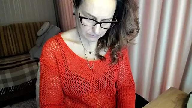 lauraoven online show from February 11, 8:19 am