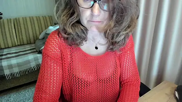 lauraoven online show from June 15, 1:35 pm