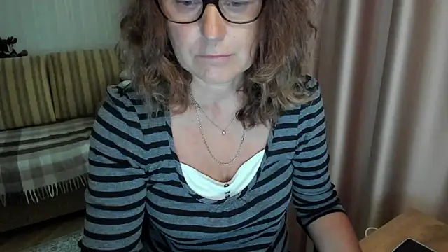 lauraoven online show from July 6, 9:17 am