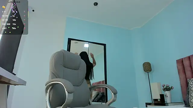 tati saldarriaga online show from March 11, 3:51 pm