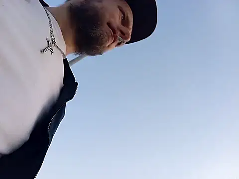 Kw8585kw online show from March 8, 4:55 pm