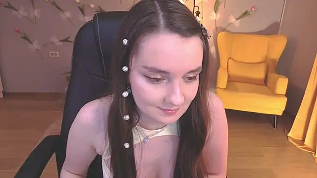 Snapshot of CloudGrace chatting on June 27, 6:13 pm CloudGrace online show from June 27, 6:13 pm