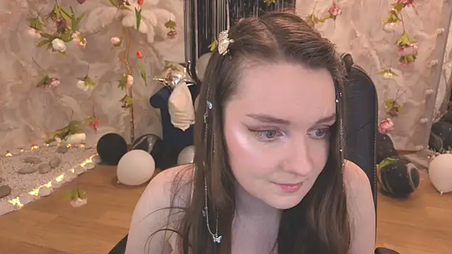 Snapshot of CloudGrace chatting on July 11, 6:21 pm CloudGrace online show from July 11, 6:21 pm
