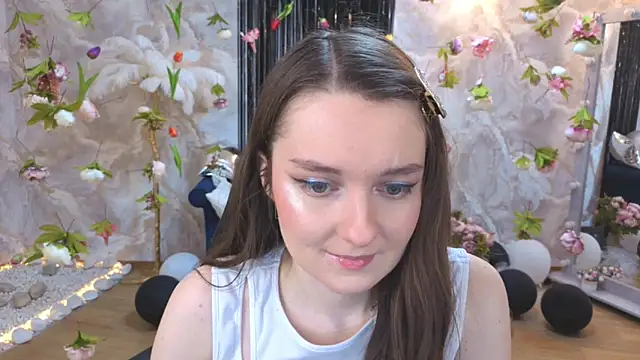 Snapshot of CloudGrace chatting on July 28, 6:20 pm CloudGrace online show from July 28, 6:20 pm