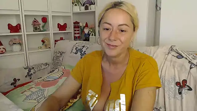 Snapshot of spell_of_love chatting on July 15, 7:08 pm spell of love online show from July 15, 7:08 pm