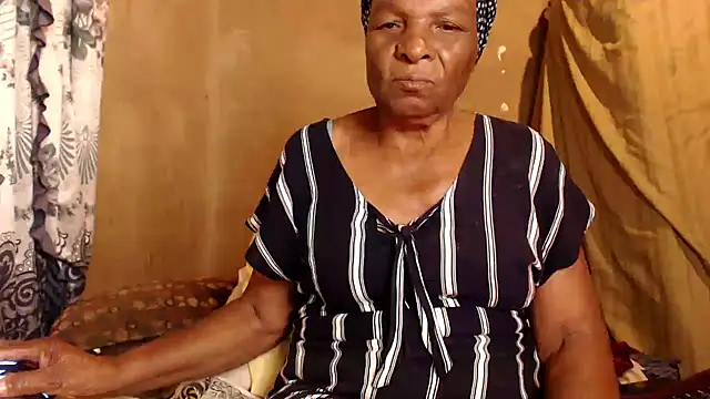Snapshot of NaughtyGranny chatting on July 14, 7:41 pm NaughtyGranny online show from July 14, 7:41 pm