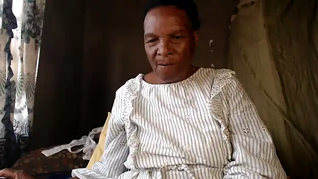 Snapshot of NaughtyGranny chatting on July 23, 12:03 pm NaughtyGranny online show from July 23, 12:03 pm