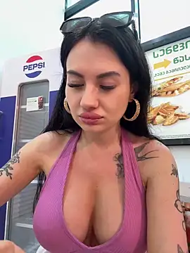 Snapshot of Wet__Bunny chatting on June 17, 12:07 pm Wet Bunny online show from June 17, 12:07 pm