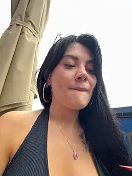 Snapshot of Wet__Bunny chatting on August 1, 6:23 am Wet Bunny online show from August 1, 6:23 am
