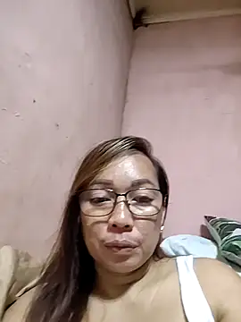 asianwet4u online show from February 25, 11:09 am