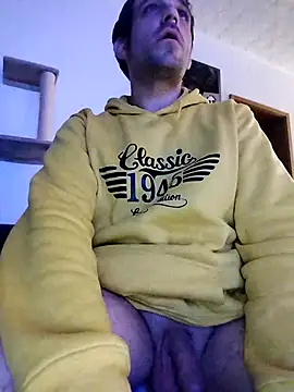 Snapshot of Codymc89 chatting on February 16, 3:04 am Codymc89 online show from February 16, 3:04 am