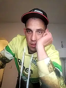 Snapshot of Codymc89 chatting on November 5, 7:36 pm Codymc89 online show from November 5, 7:36 pm