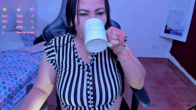 Snapshot of esmeralda_milf chatting on March 11, 9:37 pm esmeralda milf online show from March 11, 9:37 pm