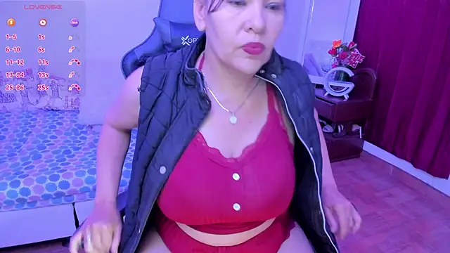 Snapshot of esmeralda_milf chatting on September 11, 6:41 pm esmeralda milf online show from September 11, 6:41 pm