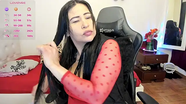 Snapshot of esmeralda_milf chatting on November 9, 6:17 pm esmeralda milf online show from November 9, 6:17 pm