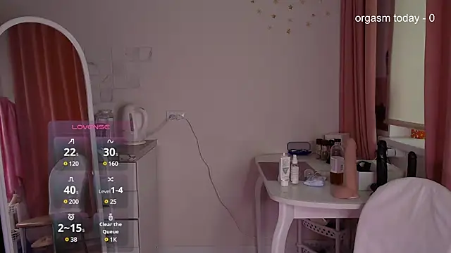 JuliaVilnet online show from March 1, 5:09 am