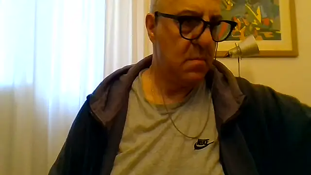 Snapshot of ANONIMO7735 chatting on May 25, 5:02 am ANONIMO7735 online show from May 25, 5:02 am