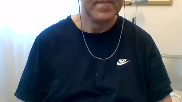 Snapshot of ANONIMO7735 chatting on May 27, 5:15 am ANONIMO7735 online show from May 27, 5:15 am