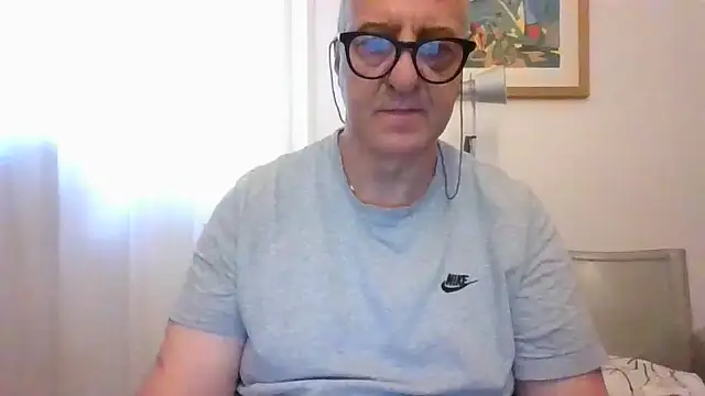 Snapshot of ANONIMO7735 chatting on June 6, 4:23 pm ANONIMO7735 online show from June 6, 4:23 pm