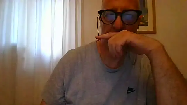 Snapshot of ANONIMO7735 chatting on June 11, 4:27 pm ANONIMO7735 online show from June 11, 4:27 pm